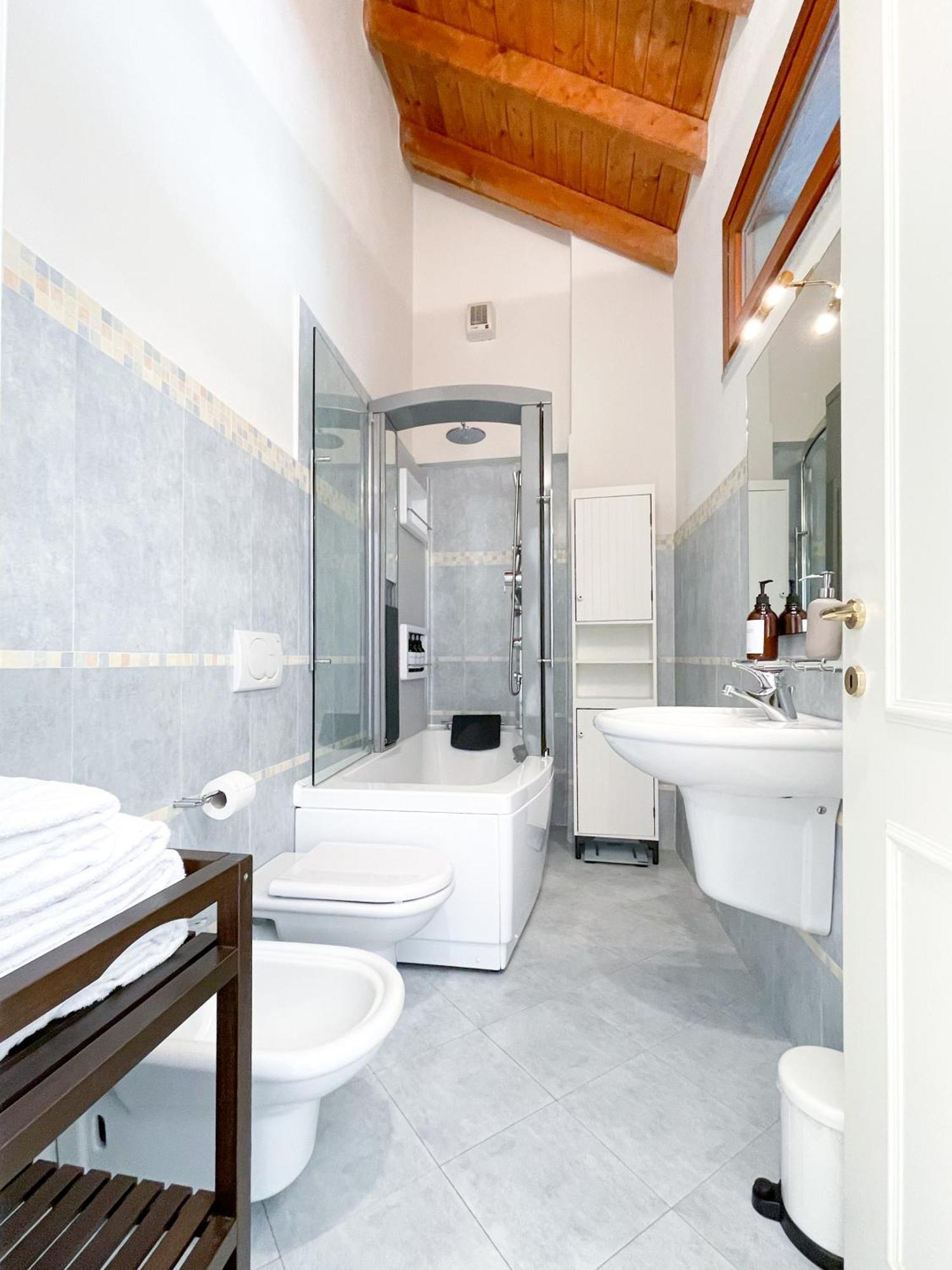Villa Luminosa Laglio - Private Parking, Garden Exterior foto